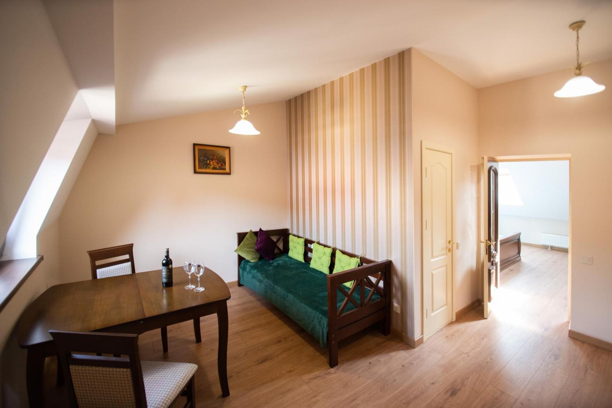 Apart Yaroslava Osmomysla 9 Square - City Center Lviv Exterior foto