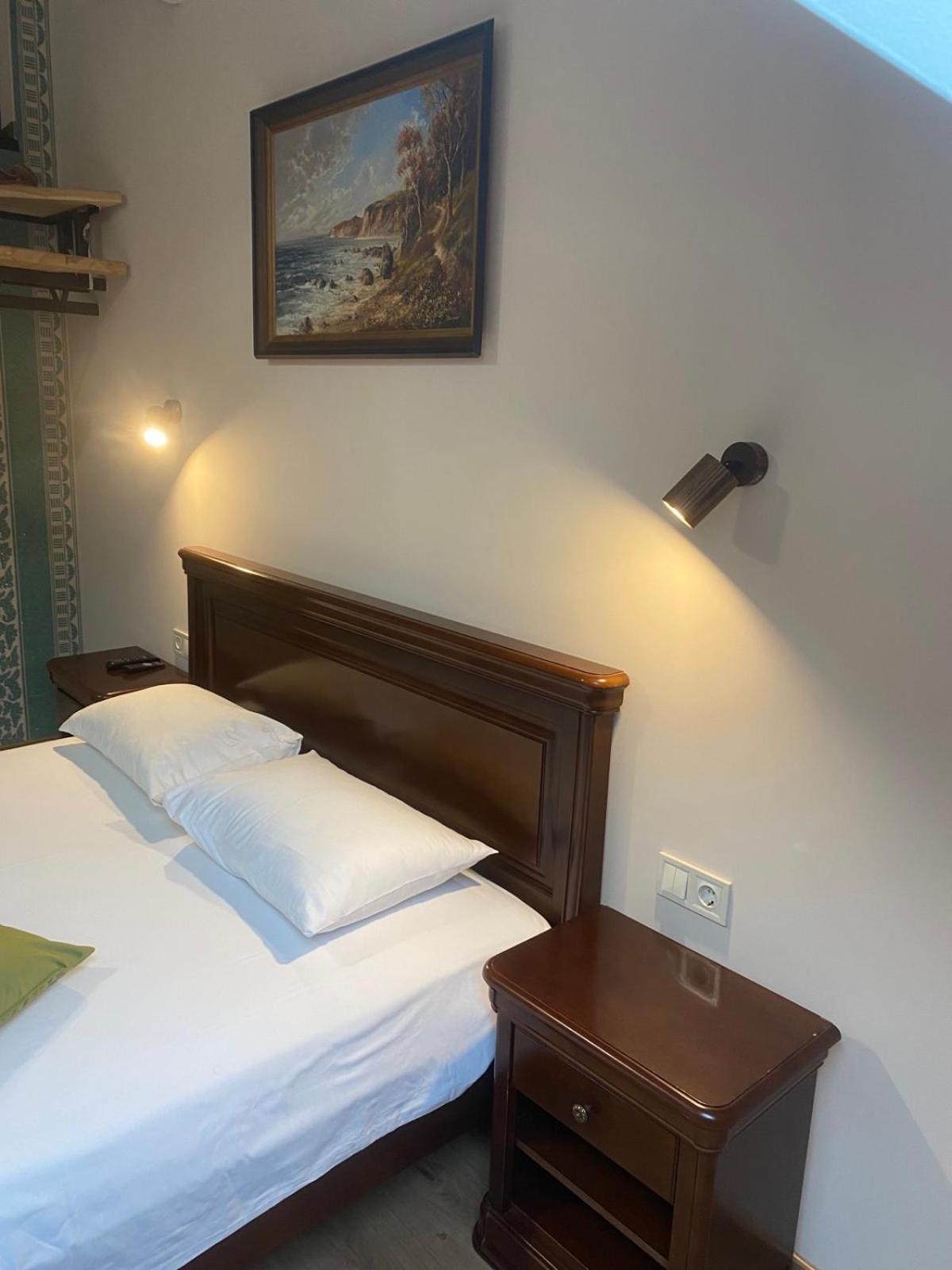 Apart Yaroslava Osmomysla 9 Square - City Center Lviv Exterior foto