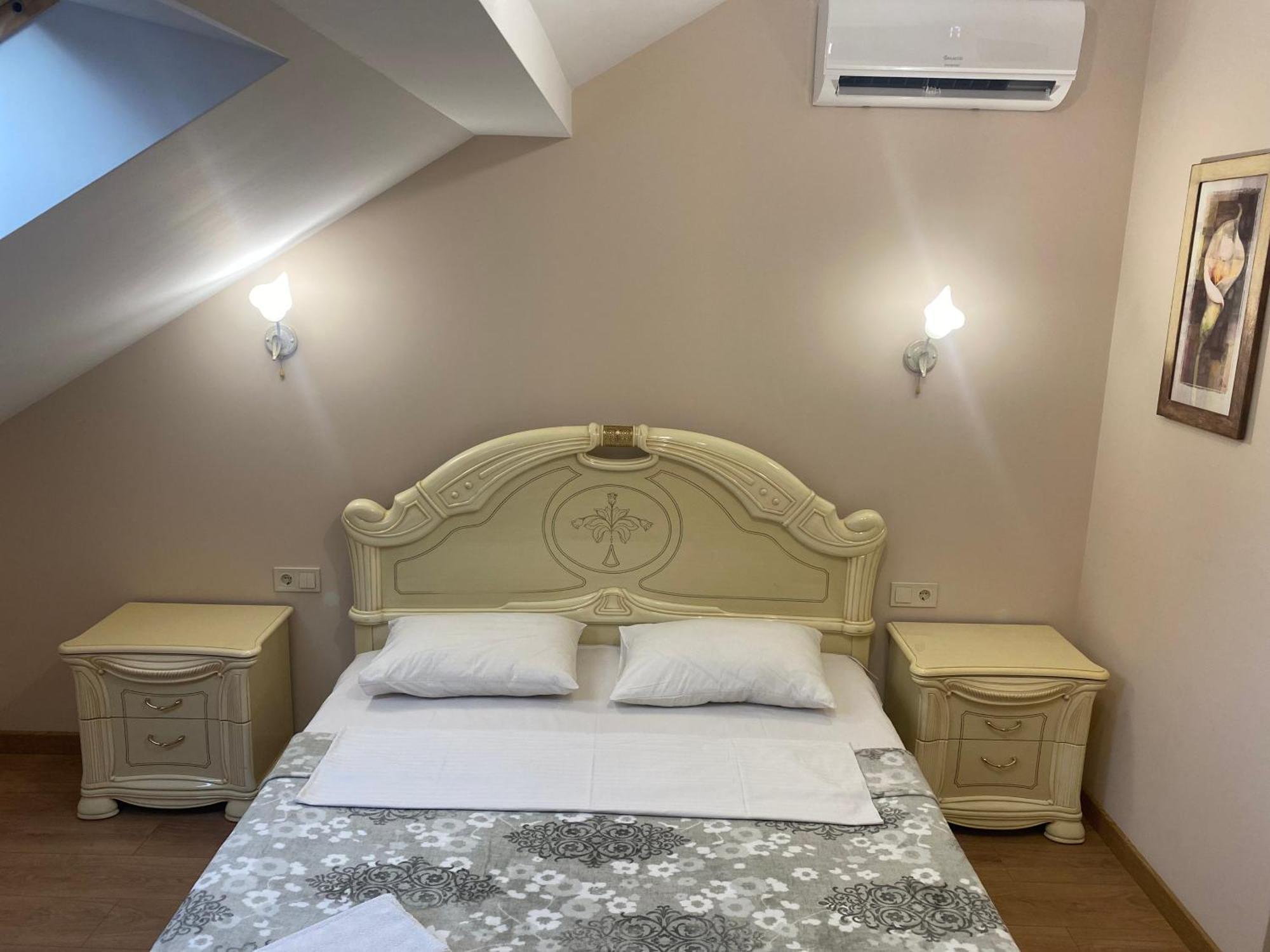 Apart Yaroslava Osmomysla 9 Square - City Center Lviv Exterior foto