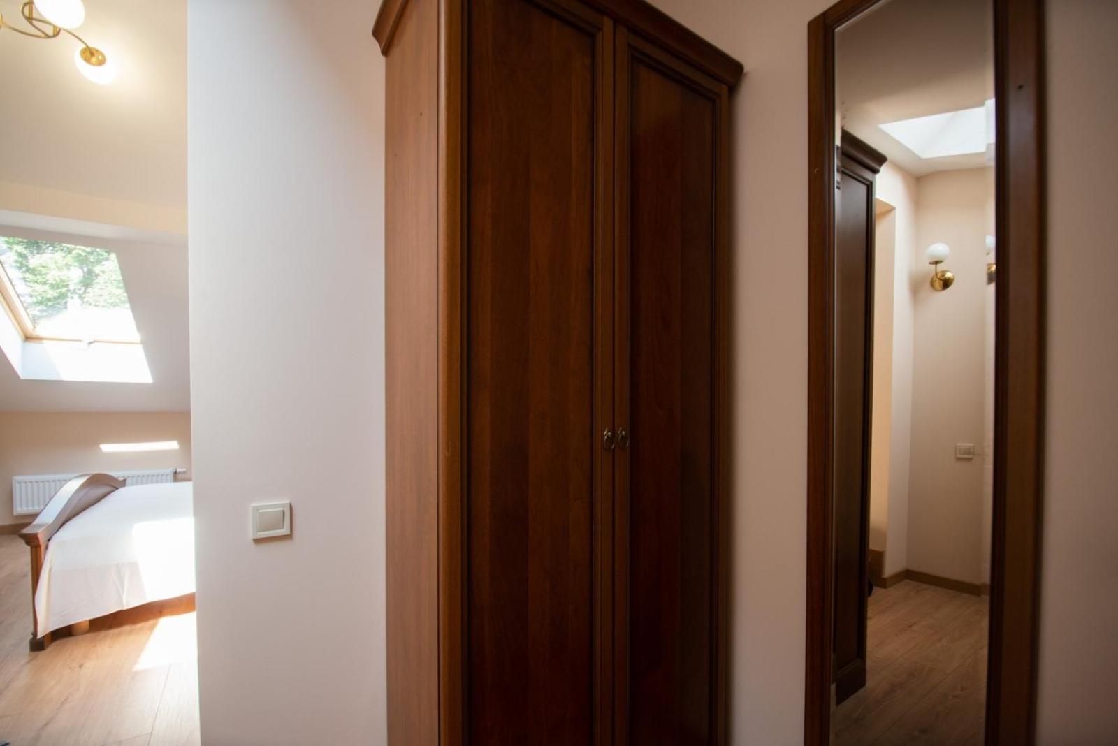 Apart Yaroslava Osmomysla 9 Square - City Center Lviv Quarto foto