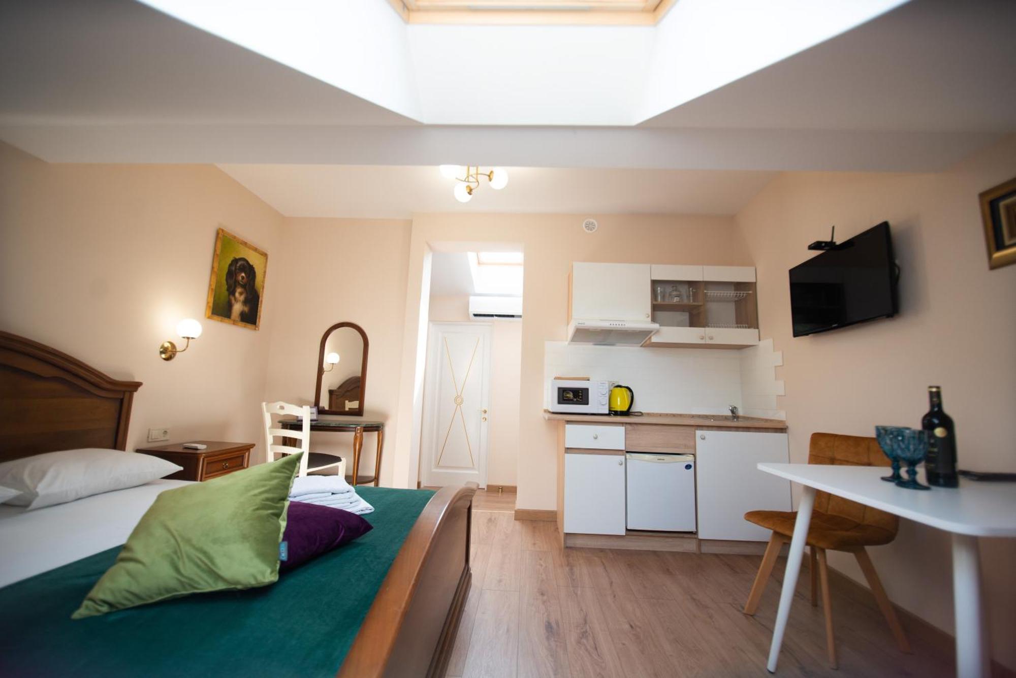 Apart Yaroslava Osmomysla 9 Square - City Center Lviv Quarto foto